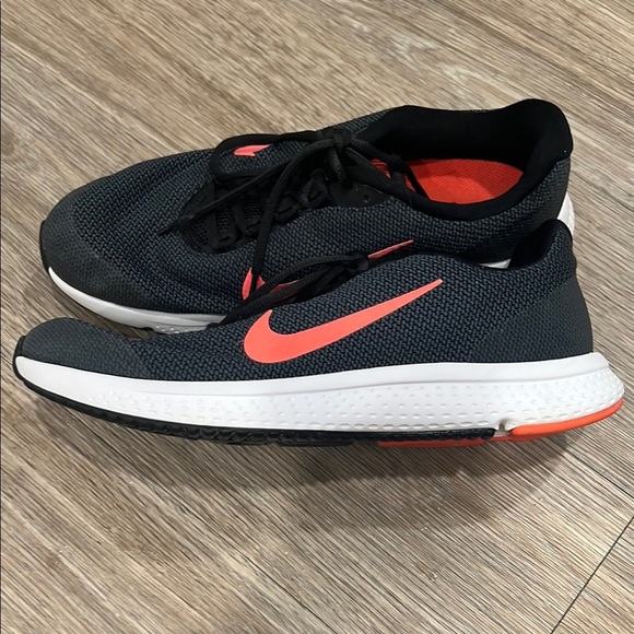 Women’s Nike Run All Day size 9 - Picture 4 of 6